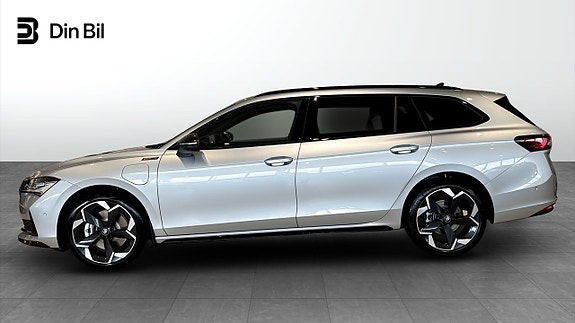 Skoda Superb 2 of 15