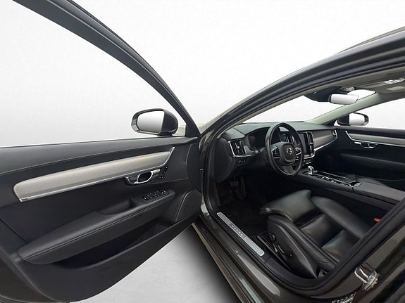 Volvo V90 10 of 30