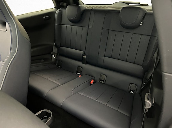 MINI Cooper SE 17 of 30