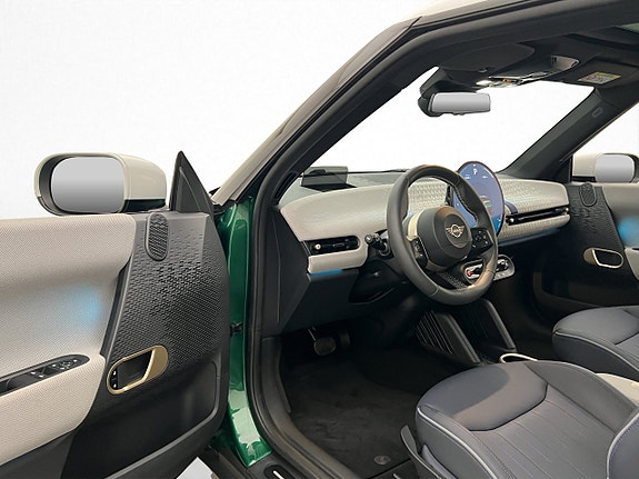 MINI Cooper SE 13 of 30