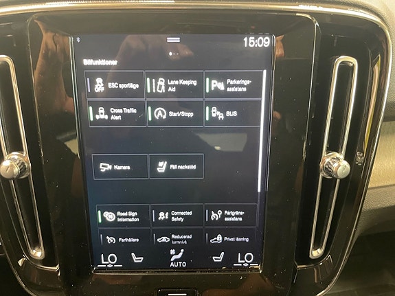 Volvo XC40 21 of 26