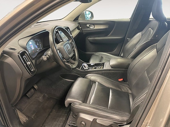Volvo XC40 9 of 26