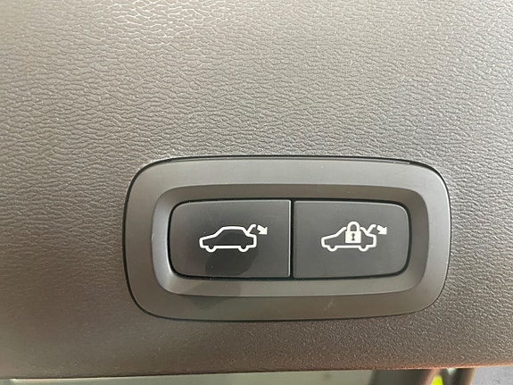 Volvo XC40 17 of 26