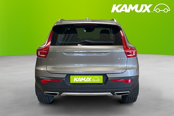 Volvo XC40 5 of 26