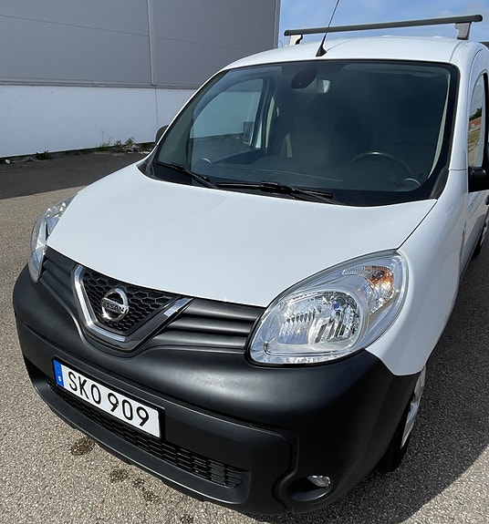 Nissan NV250 2 of 8