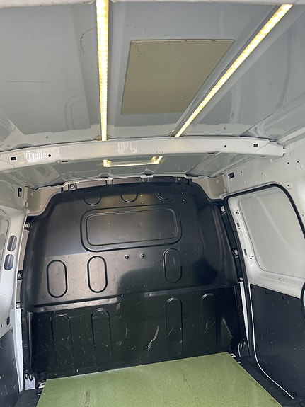 Nissan NV250 6 of 8