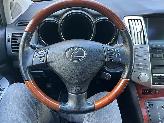 Lexus RX450h+ 17 of 22