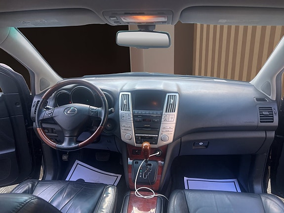 Lexus RX400h 15 of 17