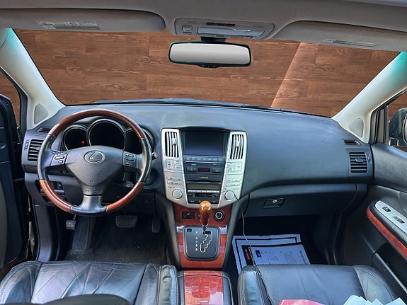 Lexus RX450h+ 9 of 22