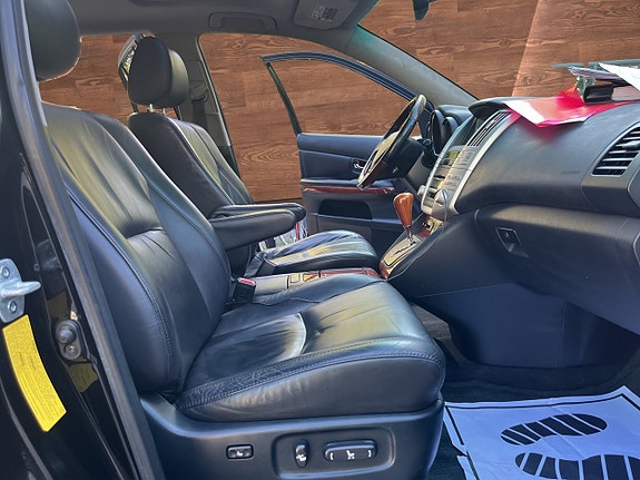 Lexus RX450h+ 11 of 22