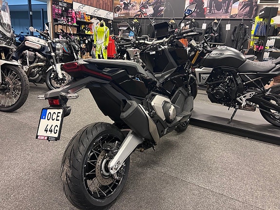Honda X-ADV 750 5 of 6
