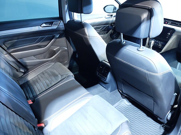 Volkswagen Passat 7 of 10