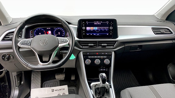 Volkswagen T-Roc 10 of 12