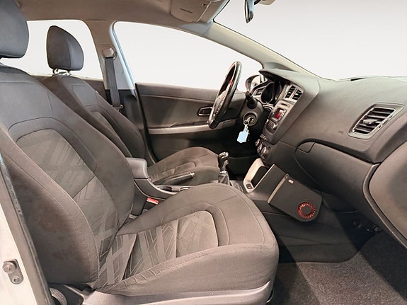 Kia Ceed 15 of 19