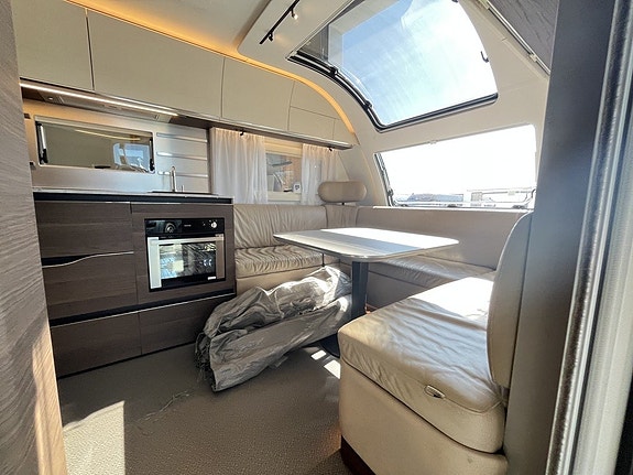 Adria Alpina 763 UK / Alde / Ac / Barnkammare / Ugn / micro / Förtält 7 of 23