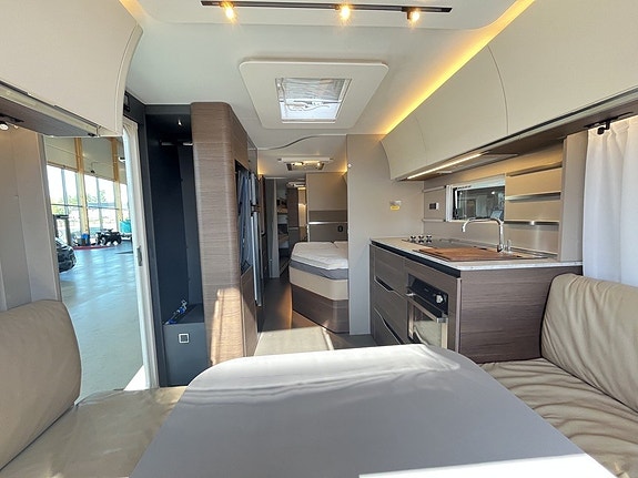 Adria Alpina 763 UK / Alde / Ac / Barnkammare / Ugn / micro / Förtält 9 of 23