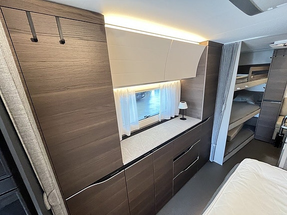 Adria Alpina 763 UK / Alde / Ac / Barnkammare / Ugn / micro / Förtält 17 of 23