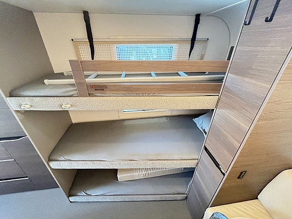 Adria Alpina 763 UK / Alde / Ac / Barnkammare / Ugn / micro / Förtält 21 of 23