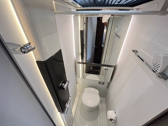 Adria Alpina 763 UK / Alde / Ac / Barnkammare / Ugn / micro / Förtält 18 of 23