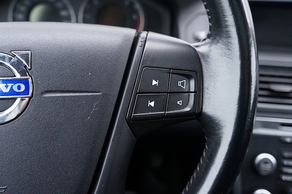 Volvo XC60 16 of 24