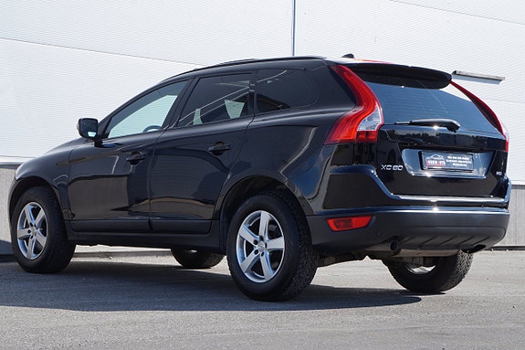 Volvo XC60 4 of 24