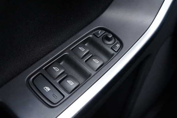 Volvo XC60 13 of 24