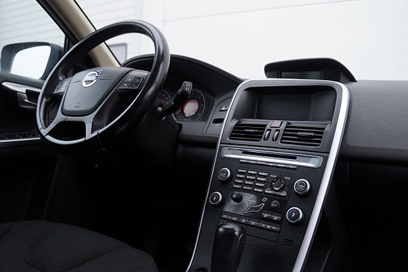 Volvo XC60 12 of 24