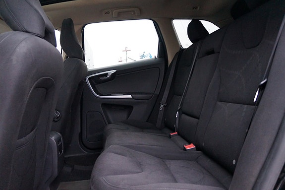 Volvo XC60 9 of 24
