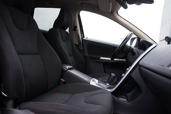 Volvo XC60 11 of 24