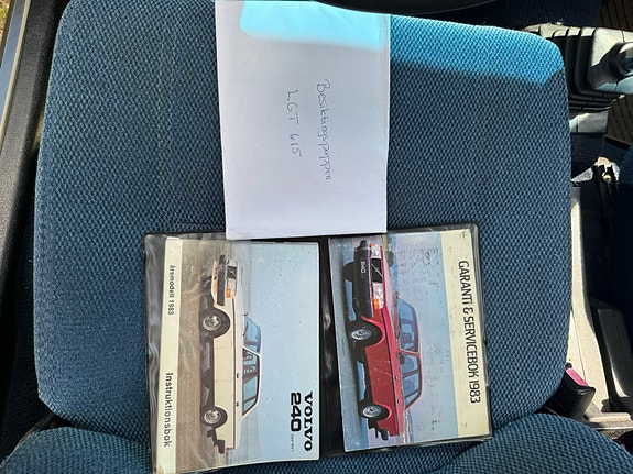 Volvo 242 8 of 11