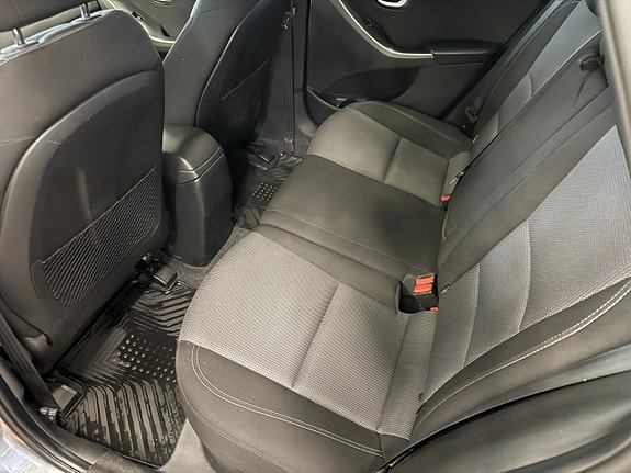 Hyundai i30 5 of 6