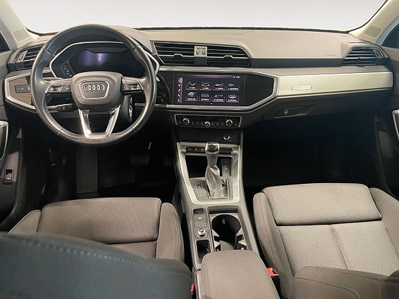 Audi Q3 10 of 26