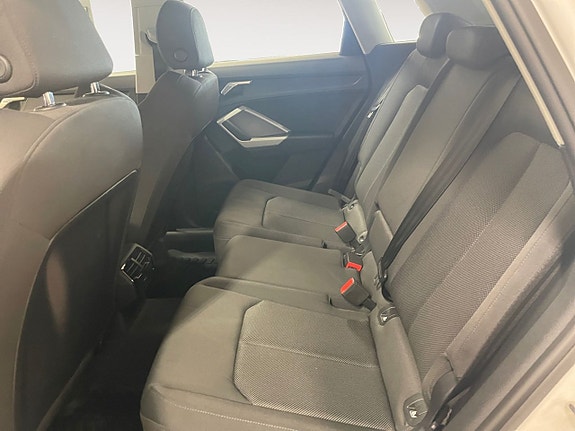 Audi Q3 14 of 26