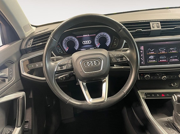 Audi Q3 13 of 26