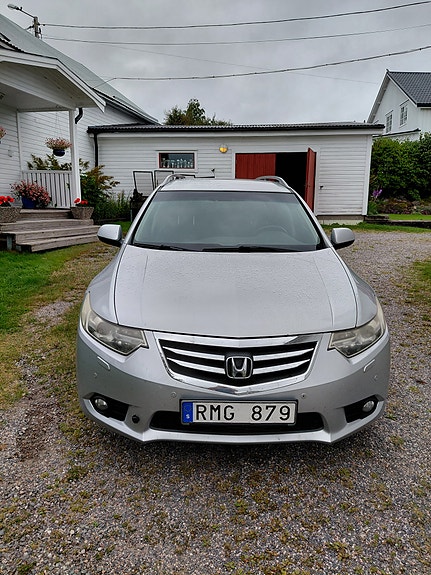 Honda Accord 2 of 7