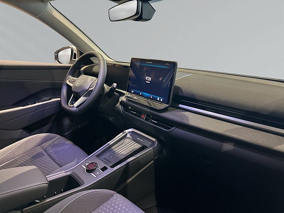 Volkswagen T-Roc 6 of 9