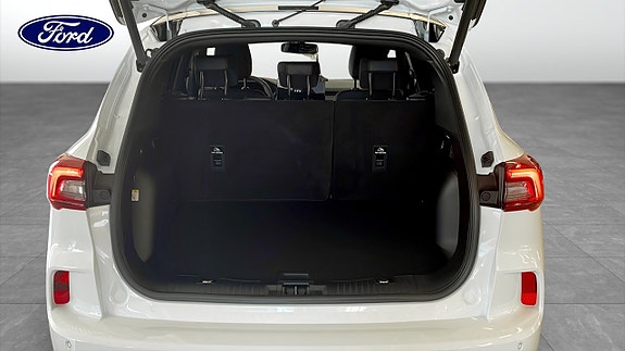 Ford Kuga 10 of 12