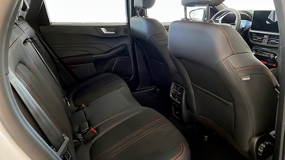 Ford Kuga 5 of 12