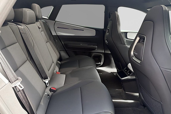 Polestar 4 15 of 16