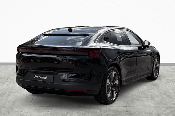 Polestar 4 9 of 16