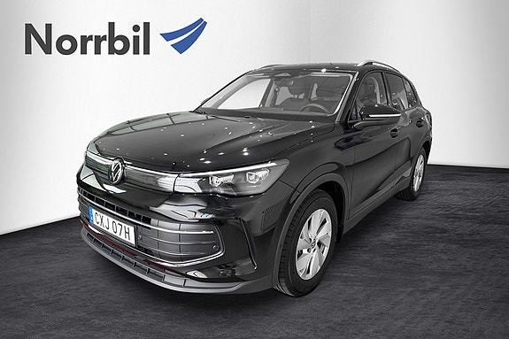 Volkswagen Tiguan 2 of 5