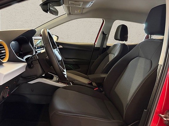 Seat Arona 4 of 14