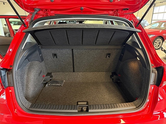 Seat Arona 8 of 14