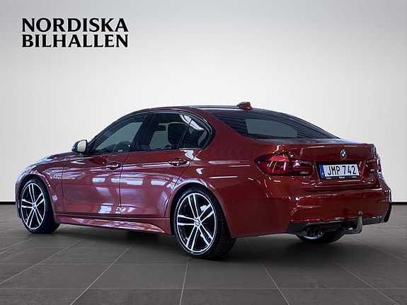 BMW 330i 5 of 17