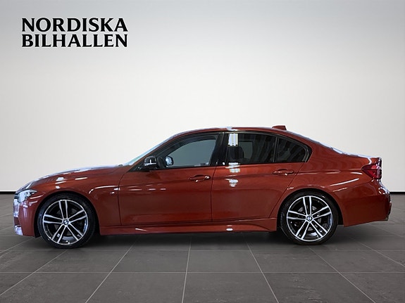 BMW 330i 4 of 17
