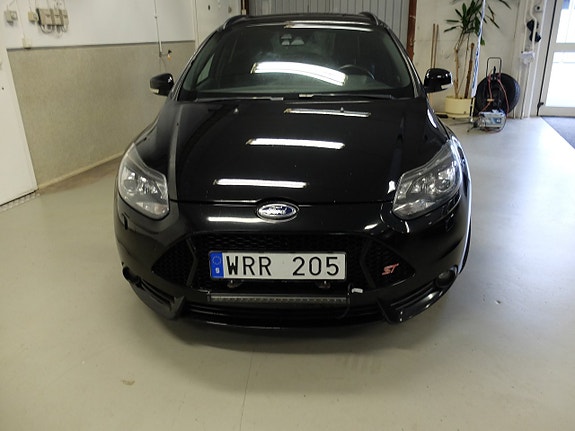 Ford Focus 2 of 10