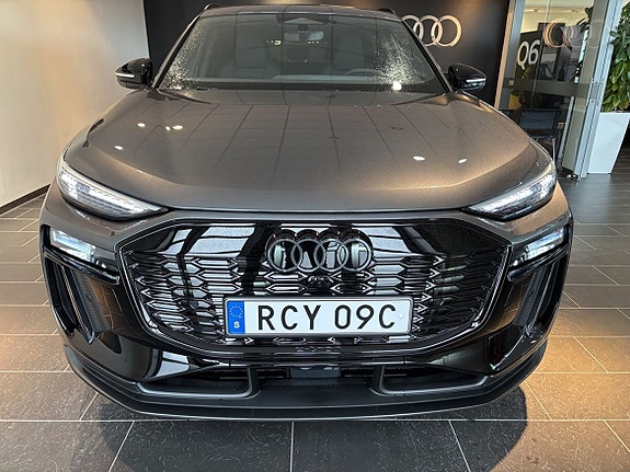 Audi Q6 e-tron 3 of 10
