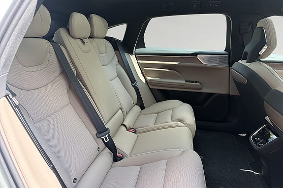 Volvo ES90 13 of 14