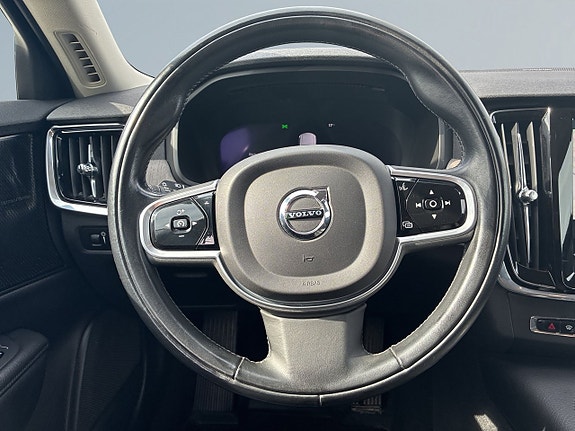 Volvo V90 Cross Country 9 of 19