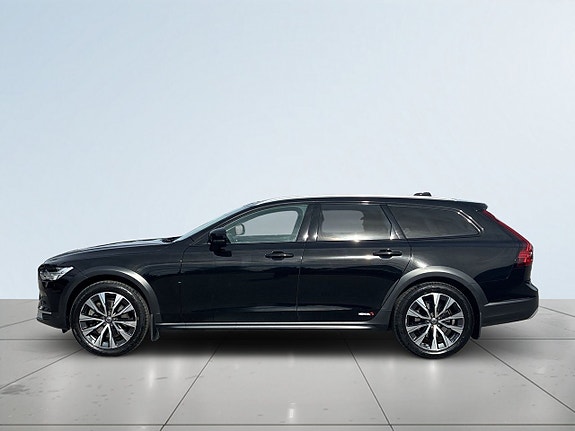 Volvo V90 Cross Country 4 of 19